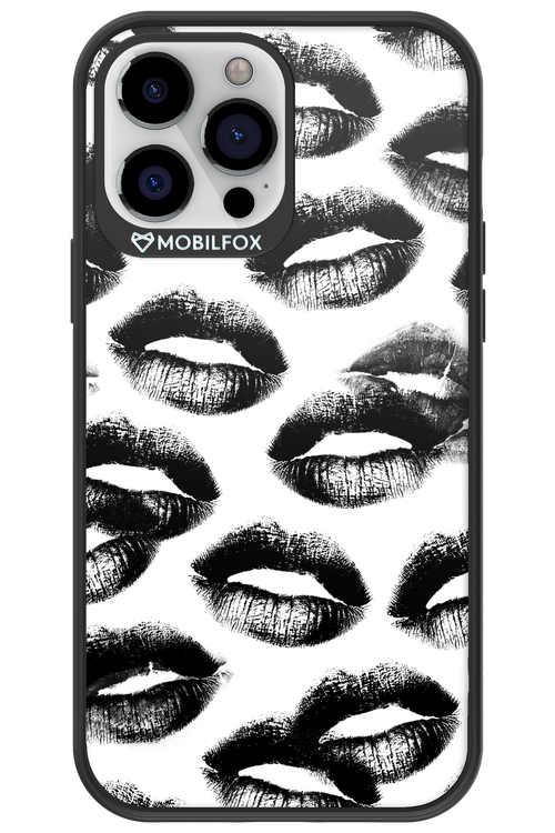 Ghost Kiss - Apple iPhone 13 Pro Max