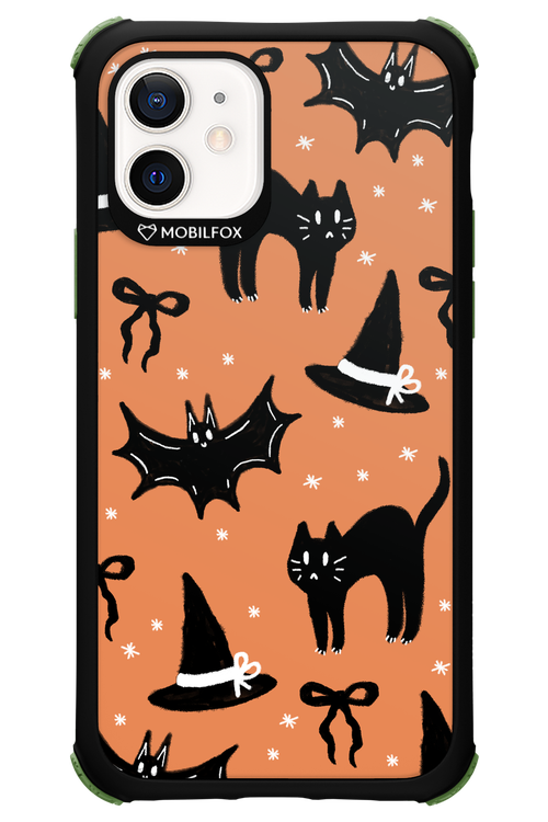 Cat & Bat - Apple iPhone 12