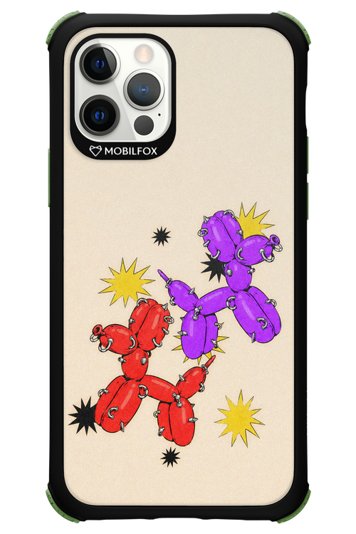 Dog Fight 2.0 - Apple iPhone 12 Pro
