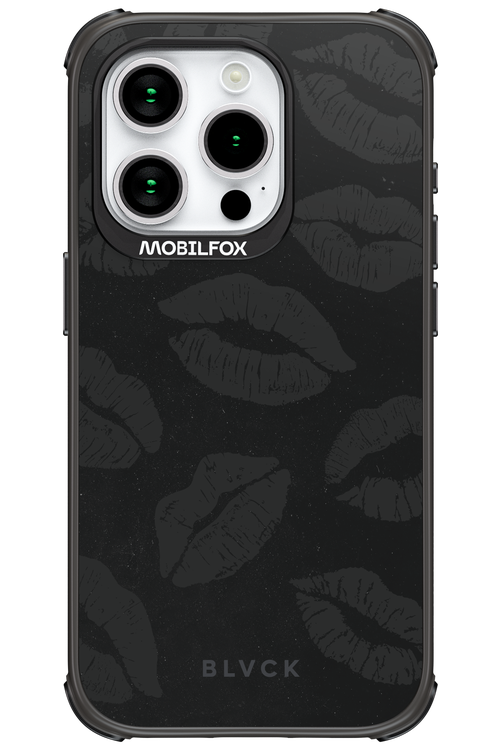 Dark Lips - Apple iPhone 15 Pro