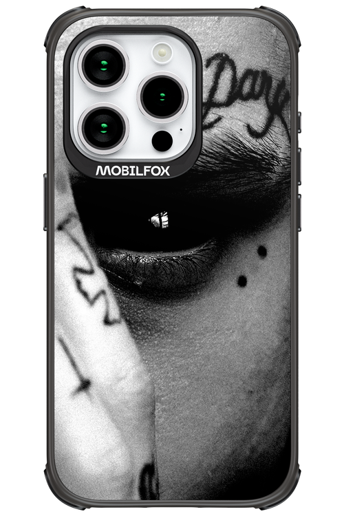 Eye On You - Apple iPhone 15 Pro