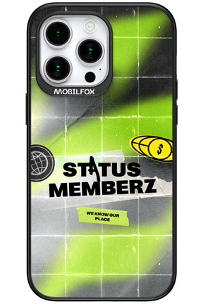 Status Memberz - Apple iPhone 15 Pro Max
