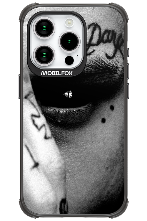 Eye On You - Apple iPhone 15 Pro