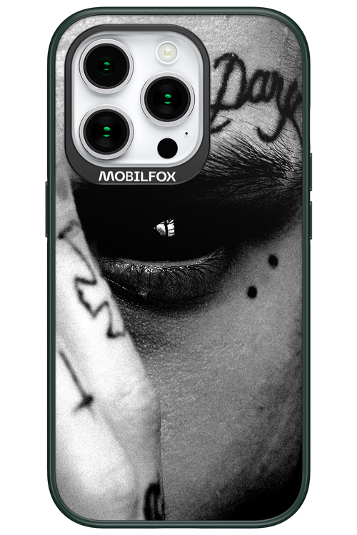 Eye On You - Apple iPhone 15 Pro