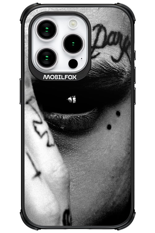 Eye On You - Apple iPhone 15 Pro