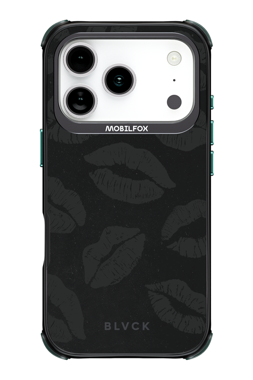 Dark Lips - Apple iPhone 17 Pro