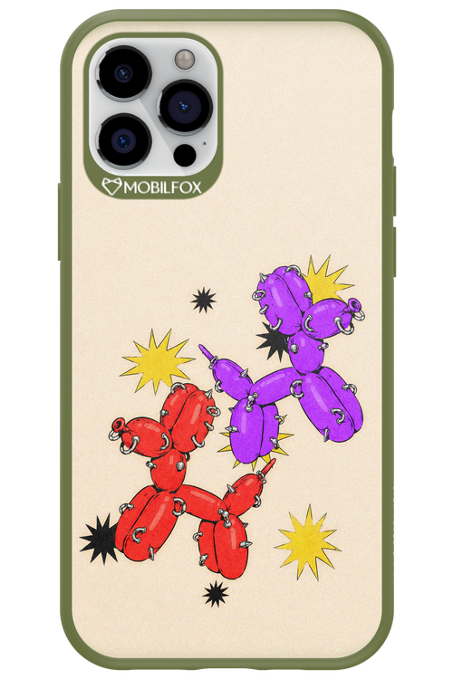 Dog Fight 2.0 - Apple iPhone 12 Pro