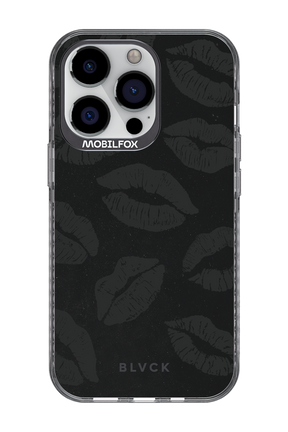 Dark Lips - Apple iPhone 13 Pro