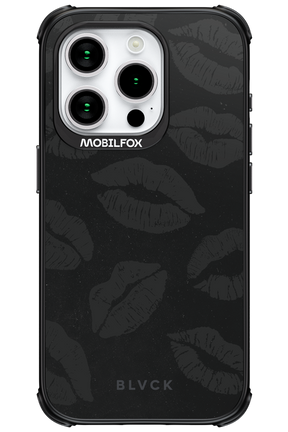 Dark Lips - Apple iPhone 15 Pro
